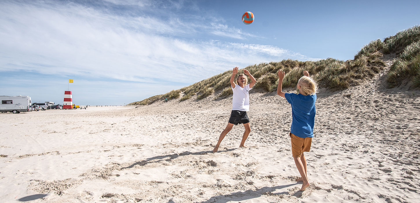 Blokhus Strand drenge leger