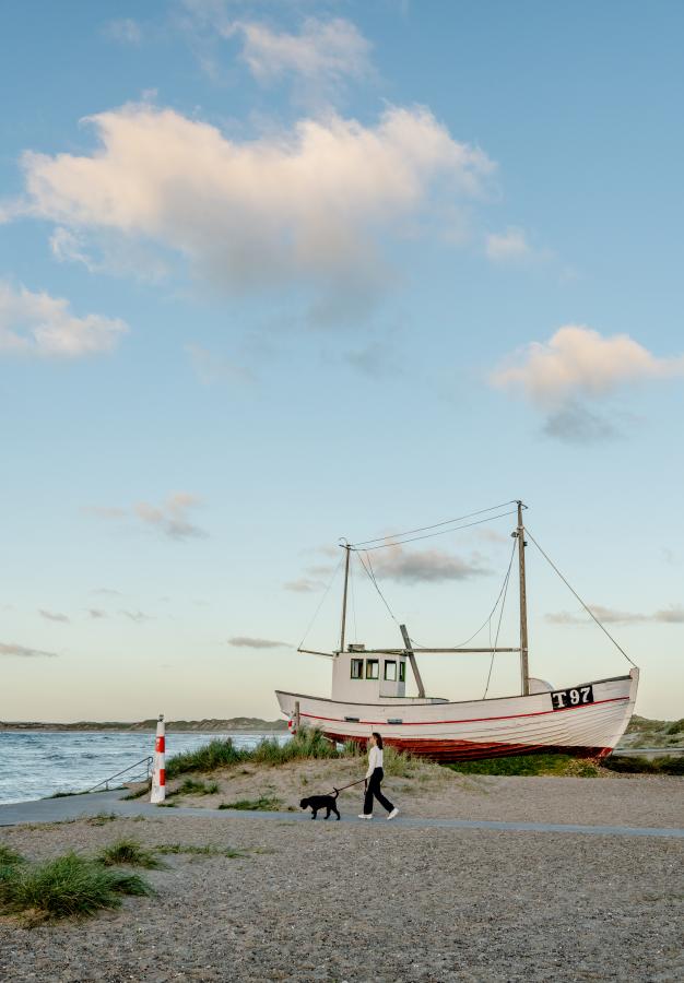 Klitmøller pige med hund