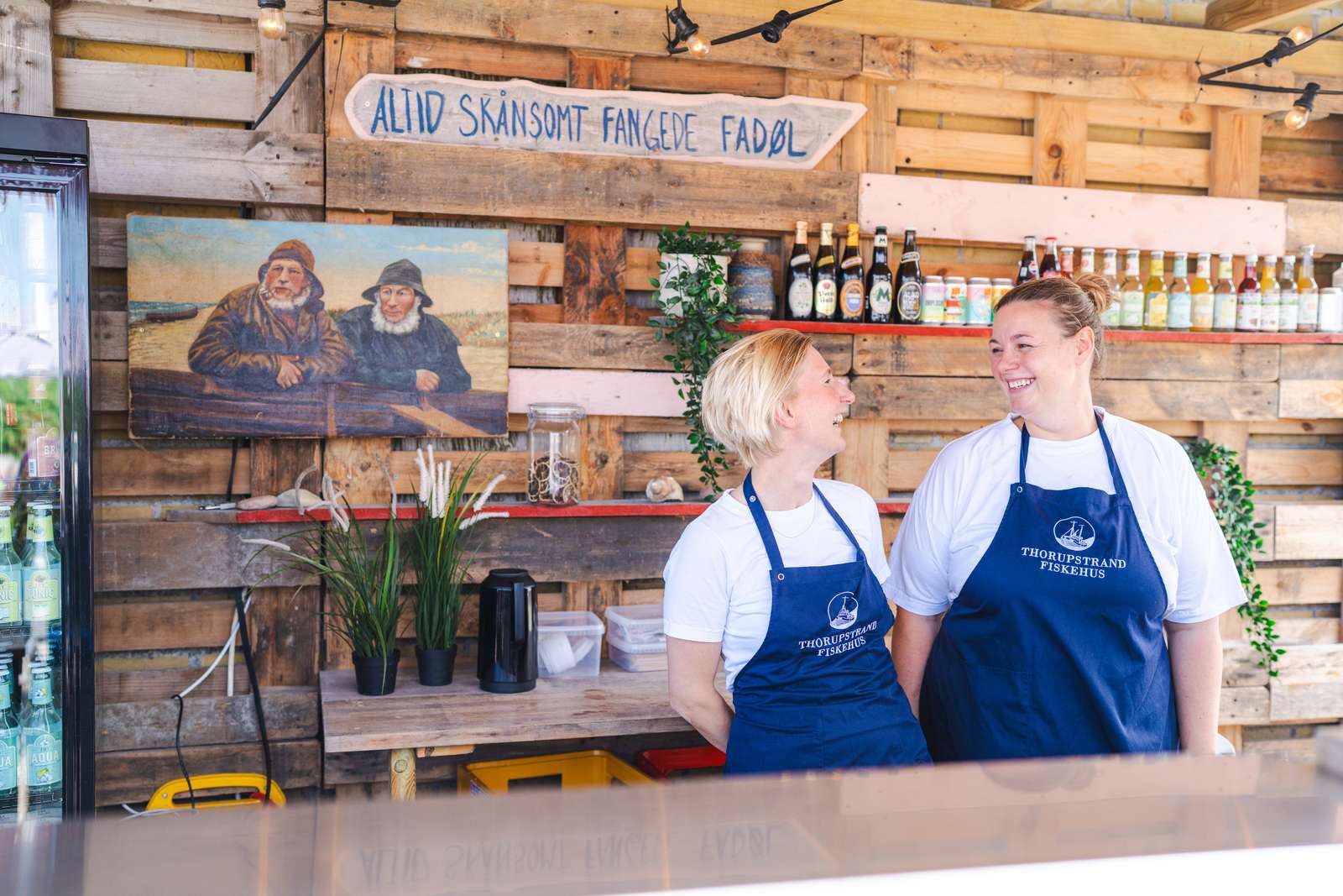 Thorupstrand fiskehus folk