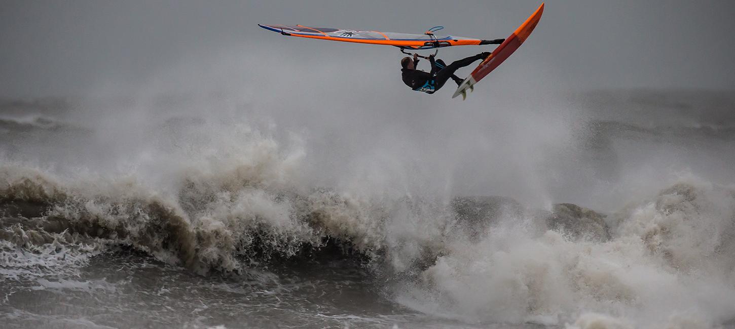 Klitmøller Surfer ved Nordvestkysten