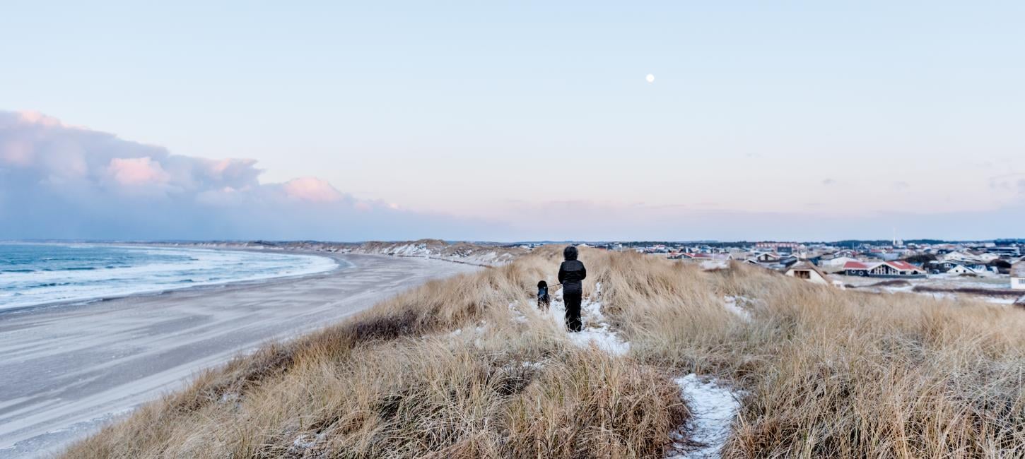 Pige i klitterne_vinter_klitmøller