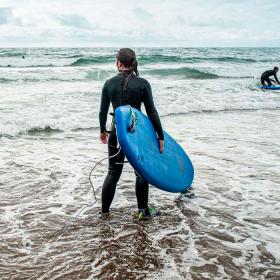 Surfer Nordvestkysten