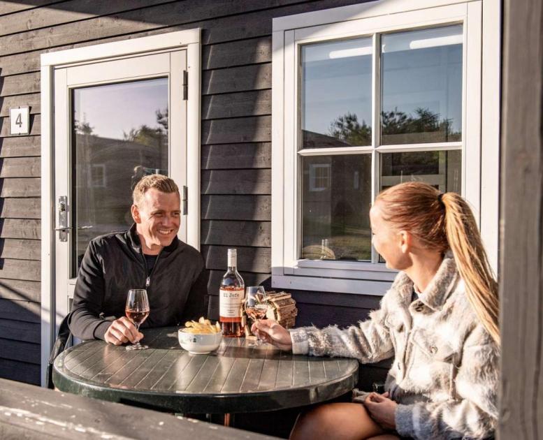 Par ved feriehus